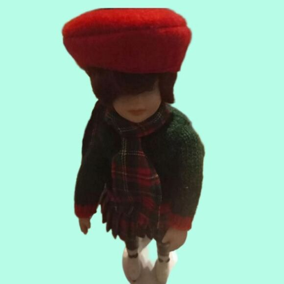 AVON VINTAGE 1991 "SKATING PARTY" porcelain doll - Picture 1 of 3